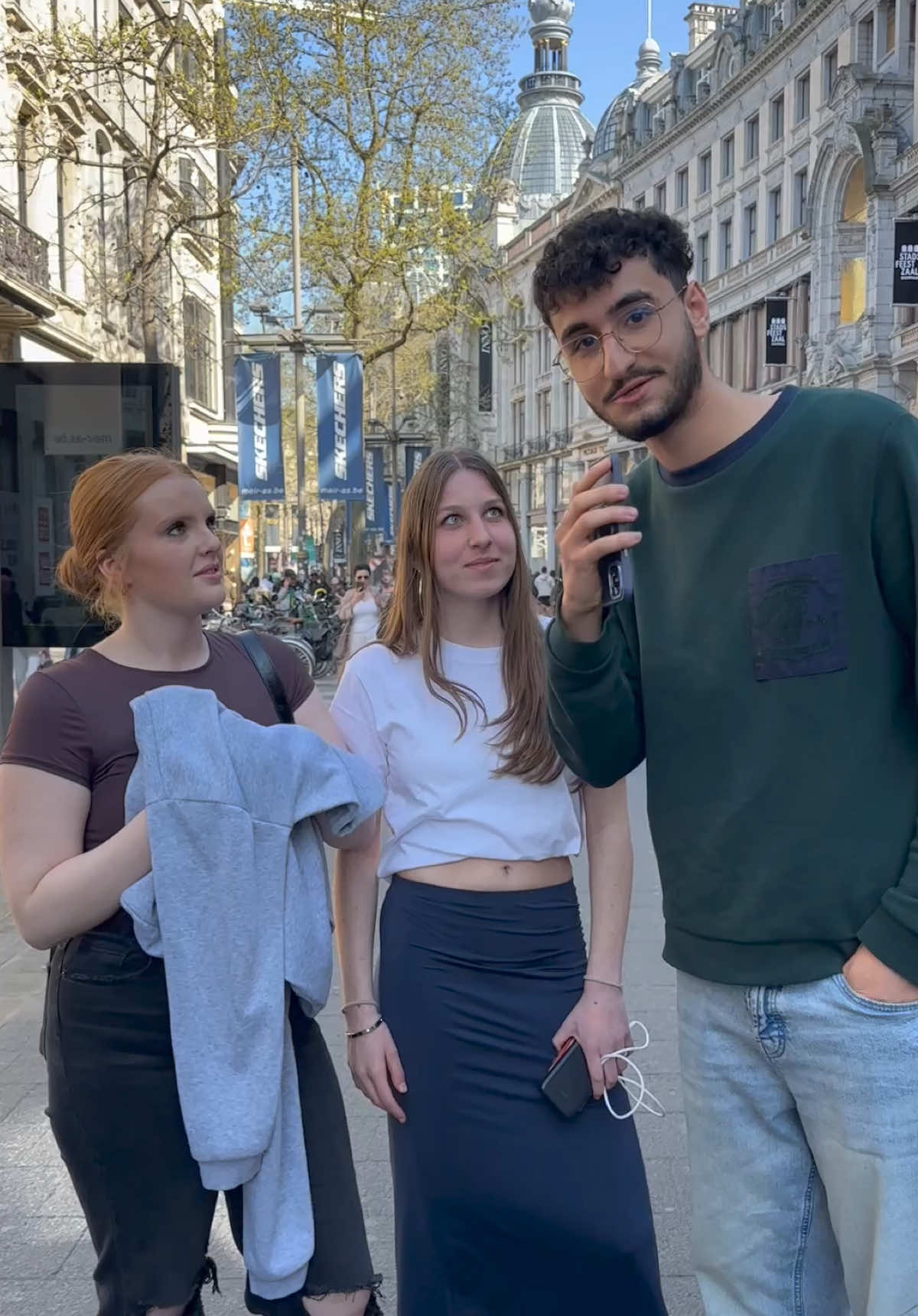 WIE WEET HET ANTWOORD ⁉️✈️ #fyp #pourtoii #voorjou #drole #interview #reaction #virale 