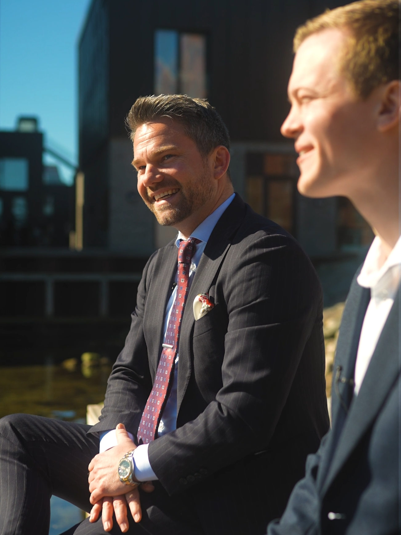 NYT KAPITEL STARTER HER! Vi har nemlig åbnet dørene til vores helt egen butik! Det er et stort skridt – en drøm vi længe har arbejdet hen imod. Et sted hvor vi kan møde jer ansigt til ansigt, inspirere, hjælpe og skabe noget helt særligt sammen. Men vent… der er mere! Vi har også fået et nyt ansigt på holdet – sig hej til Jacob! 🙌 #københavn #copenhagen #nybutik 