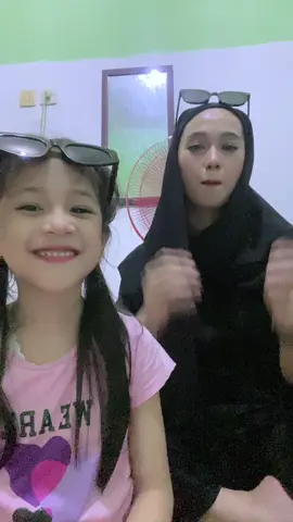 Tecampaak lak kacamata 😅🤣😂