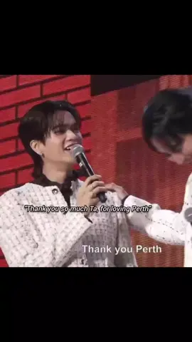 Tất cả mọi người thấy tình yêu PerthSanta thật tuyệt vời 🤍🖤 #perthsanta #yothagun #santapp #perthtanapon #Perfect10LinersFanParty 