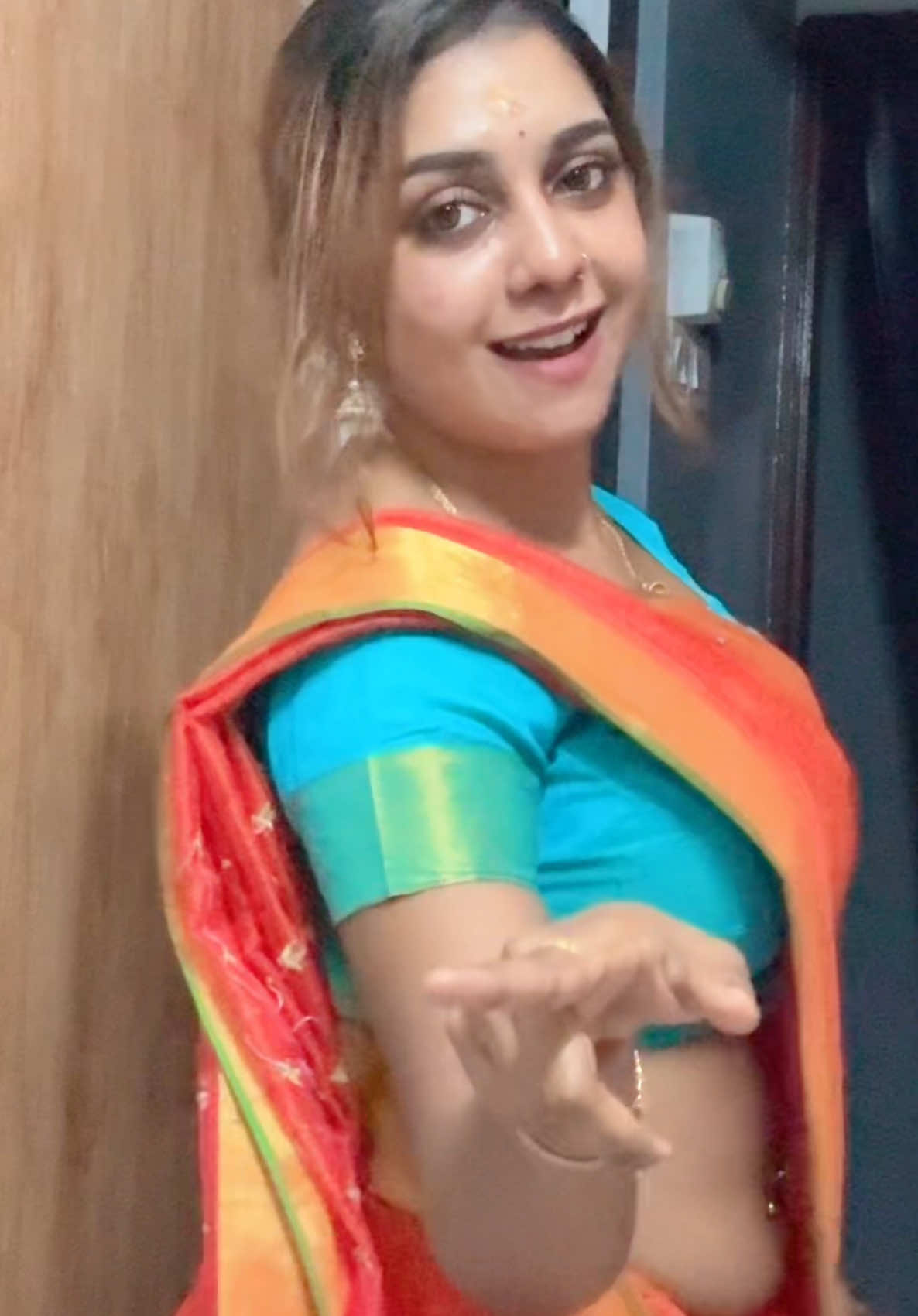 🧡🫣