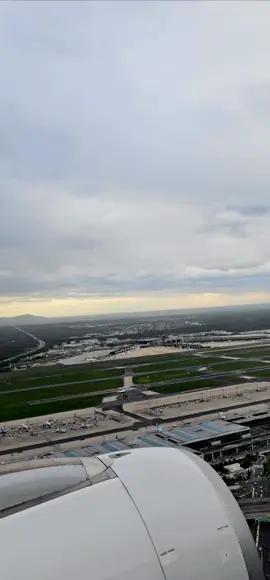 #flying #frankfurt #frankfurtairport✈️🌞🇩🇪 #aviation #lufthansa #welcometogermany #fra 