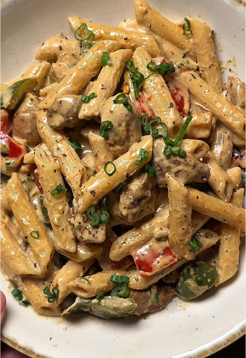 Jerk chicken pasta aka Rasta pasta- so yum 🫶🏼 Full recipe is on my site linked in bio!