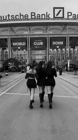 it's a forever thing. @alisha🩵 @Lara @Sharleen #bestfriend #thankful #forever #girls #besties #friendship #girlsgroup #fyp #spring