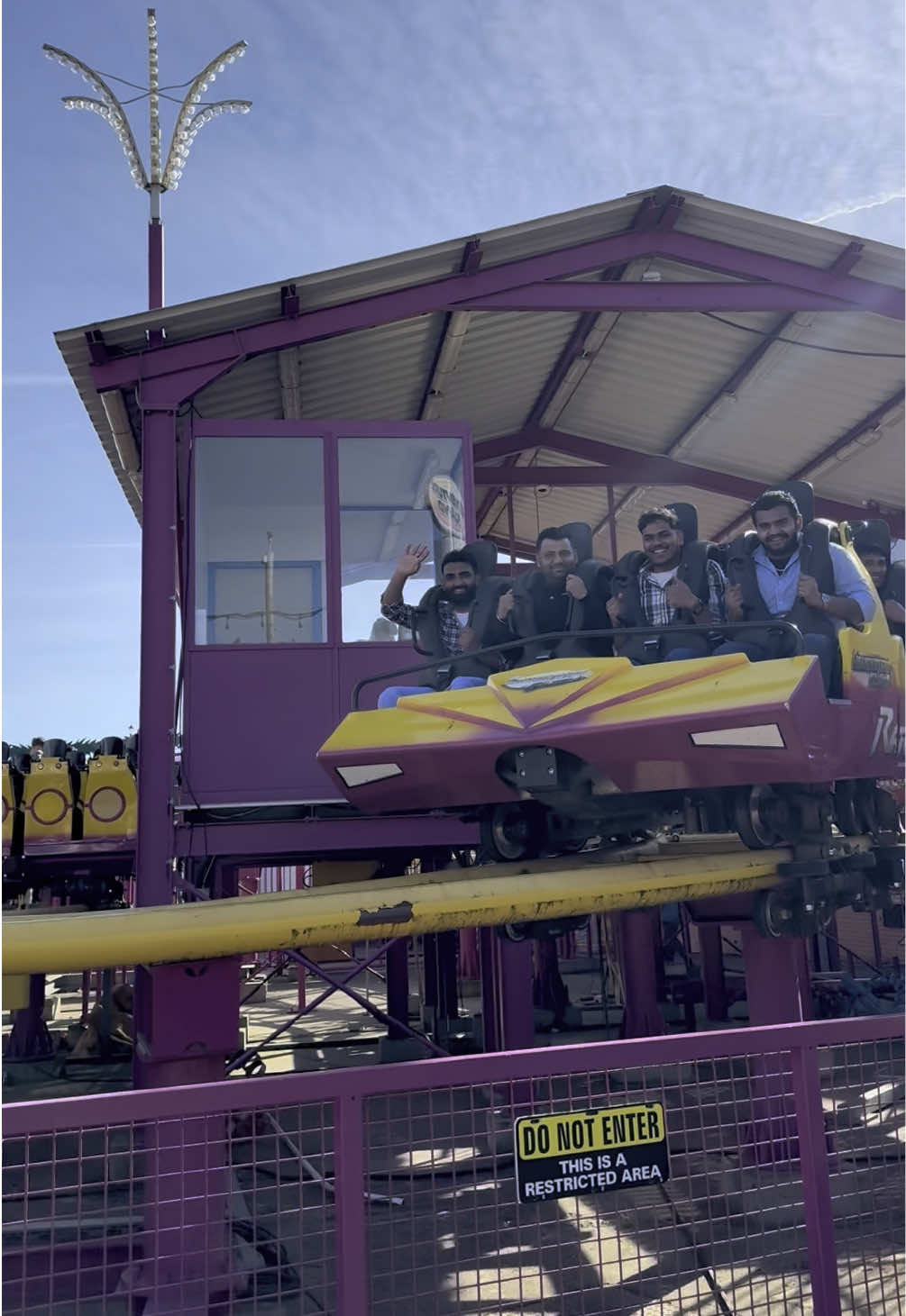 #enjoylife 😍😎 #CapCut #tik_tok #trendingvideo #viral_video #abhinavsaini #london #england #explore #uk #rides #haryana 