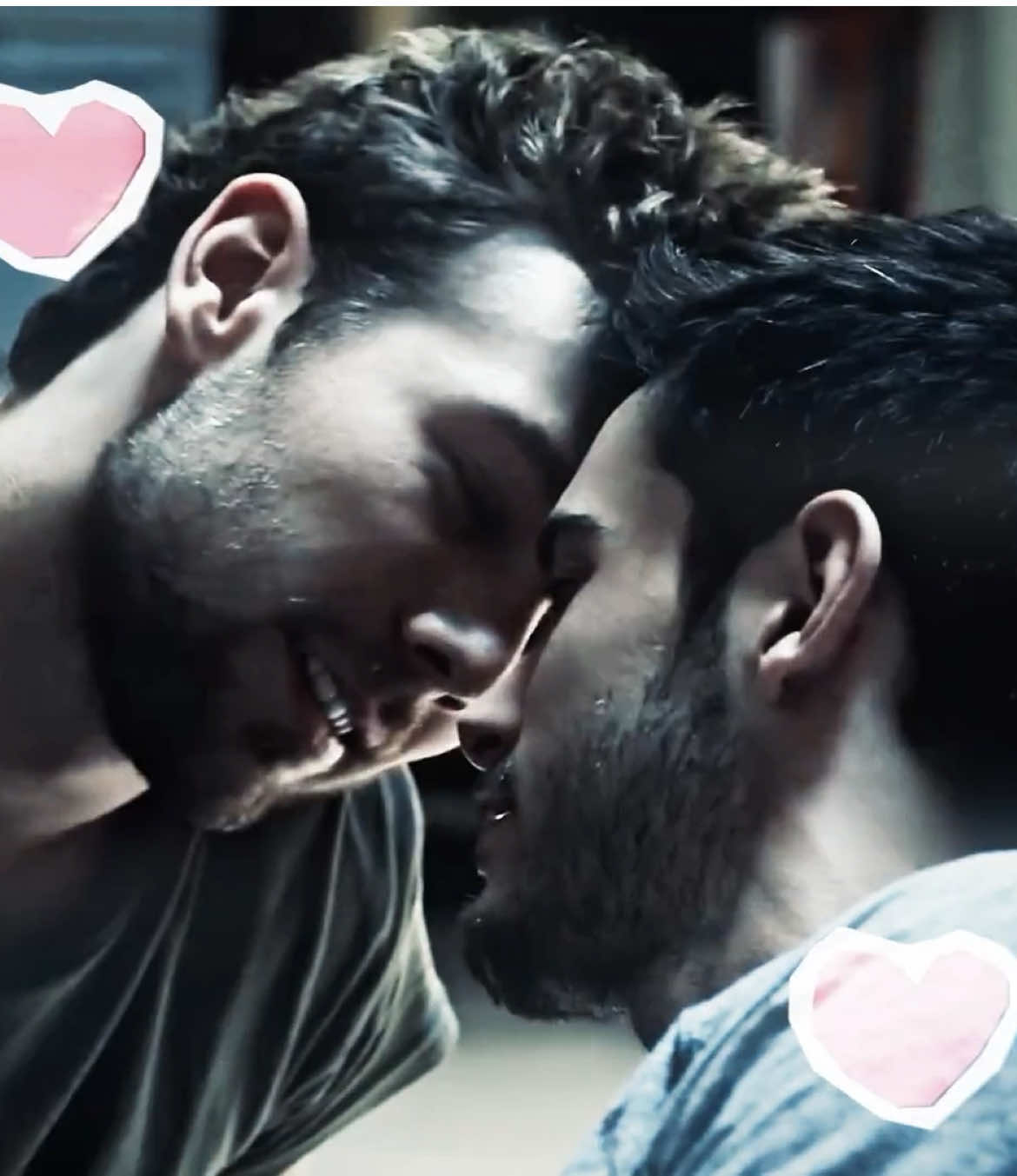 « I’m starting to figure out, Pol Rubio. But you know that all roads lead to Bruno Bergeron. » I want that kind of manifestation wth 😭💗 #merlí #merlíedit #polrubio #brunobergeron #brunol #brunoledit #polandbruno #unprofessore #unprofessoreedit #simuel #simueledit 