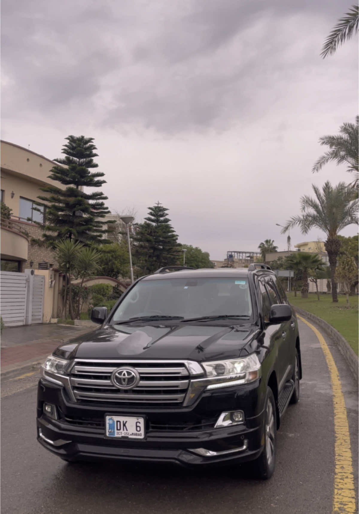 Silence in the cabin. Thunder under the hood. 🦏 . . . #lc200 #landcruiser_v8 #toyotalandcruiser #v8engine #carsforsale #luxurycars 