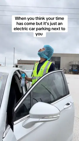 Just making sure 🤦🏽‍♂️😭 #only1pleasure #explorepage #fyp #foryoupage #airport #viral #planes #work #bluecollar #relate 