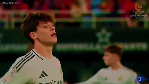 اطيني لاعب احلا من اردا غولير🫦#ريال_مدريد #متابعين #مشاهداتي #لايكات #creatorsearchinsights 