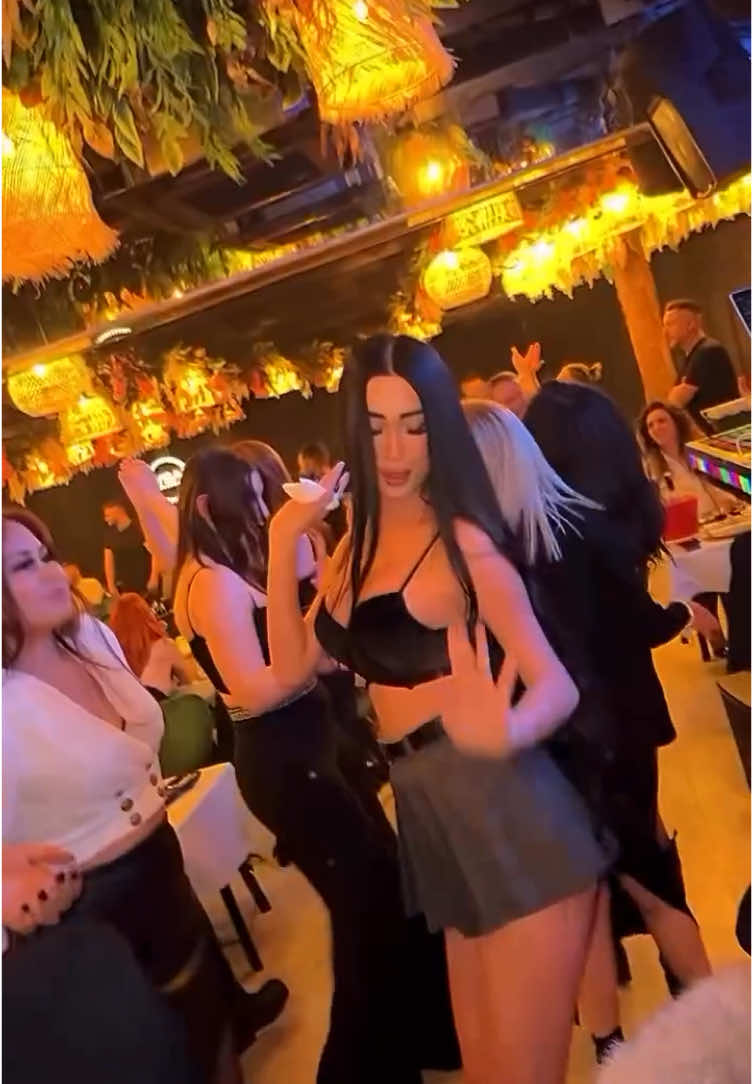 Eyşan Yeni Nesil Meyhane  Bilgi ve Rezervasyon: 0 (531)-930-86-81  Haftanın 7 Günü  19:00-02:00 saatleri arası eğlence  Fulya / Beşiktaş / İstanbul 📍
