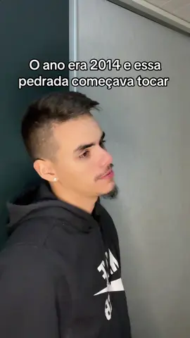 O que lembra essa música? #2014 #nostalgia #rezendeevil #authenticgames #authentic #Minecraft #minecraftmemes 