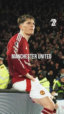 Il y a des clubs qu’on aime. D’autres qu’on respecte. Manchester United en fait parti. Un nom qui fait partie de l’histoire du football. Un club qui a dominé une époque, imposé son style, marqué des générations. United, c’était des soirs de Ligue des Champions où le monde entier avait les yeux rivés sur Old Trafford. Aujourd’hui, la Ligue des Champions, ils la regardent parfois… à la télé. Ils la poursuivent sans vraiment s’en approcher. Et chaque défaite ajoute un peu plus de poussière sur leur blason. Il fut un temps où United, c’était Ferguson. Un règne, une vision, une dynastie. Des joueurs au service du collectif, Des titres, des triplés, des soirs d’Europe inoubliables. Un club qui ne doutait jamais. Aujourd’hui, ce même nom ne fait plus peur. Il intrigue. Il questionne. On attend le retour d’un géant, Mais ce retour ne vient jamais vraiment. Manchester cherche encore à redevenir Manchester. #manchesterunited #foot #pourtoii #footballedit #footballtiktok 