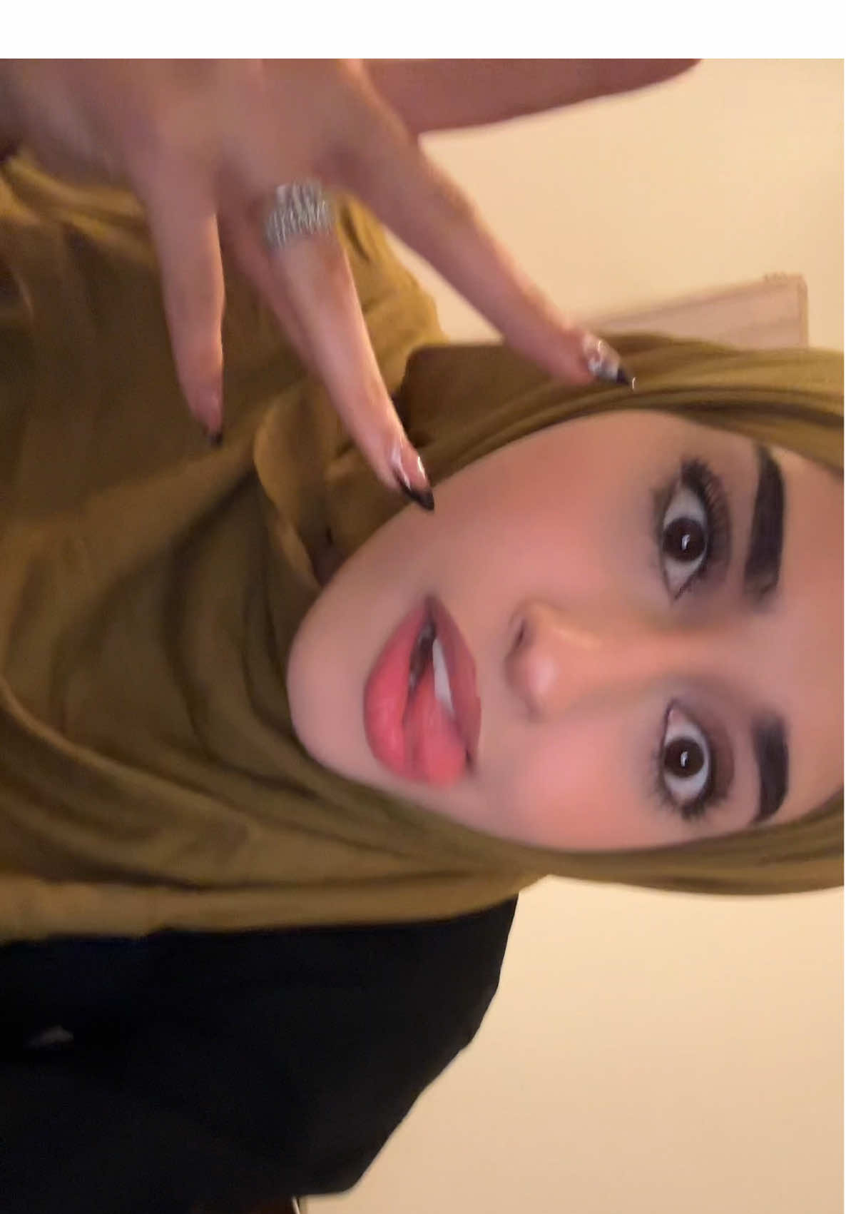 Hiii~~~~💗💮👛🐷 this probaly should of went on my private story #fypシ #trending #anime #dork #weebtiktok #derp #hijabi 