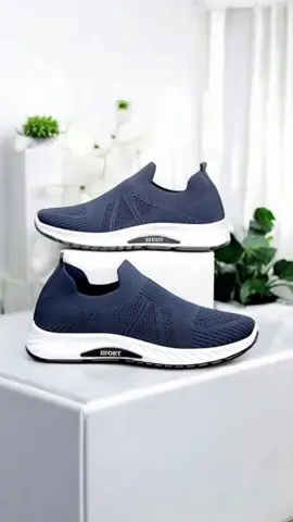 Sepatu sneakers casual pria trendi kekinian,nyaman dipakai simpel fashionable bisa untuk santai maupun resmi #sepatupria #sepatucasualpria #sepatusneakerspria 