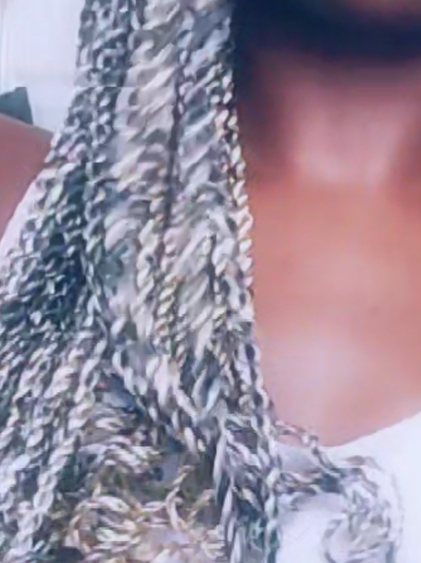 Black and blonde twists, I love doing colors outside of my normal scope. only used to do reds, blues, purpl3s and black but this time I just wanna look crazy broooo #hairinspo #4chair #hairtransformation #blackandblondehair #twists #longhair #curlyhair  #ilovemyhair #07 #nyc  #nigeriangirl #sopepurrr #blackgirlhair #darkskinned (I need makeup tuts)