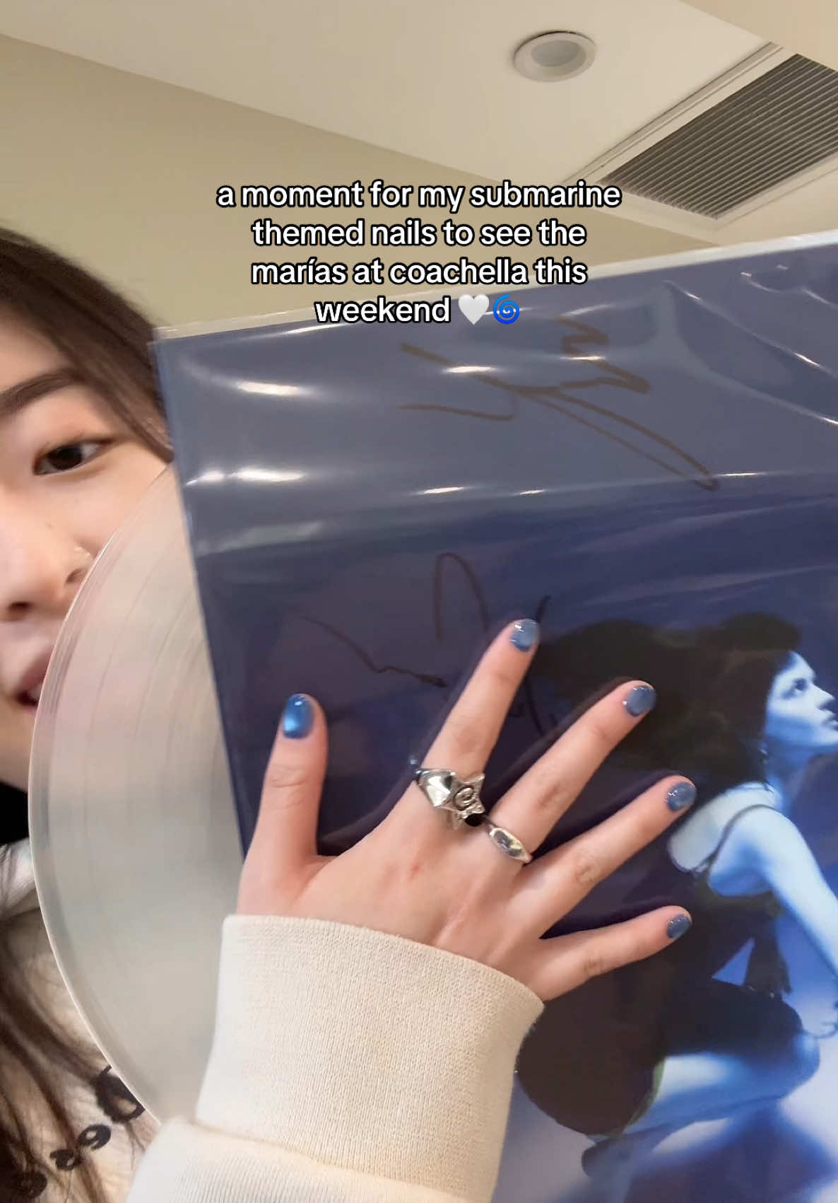 i’m soooo excited @themarias @Atlantic Records @Nice Life 💙 #themarias #themariasconcert #themariassubmarine #coachella #coachella2025 #nails #vinyl #mariazardoya #concerttok 