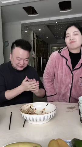 这男的你说你忍得了吗？