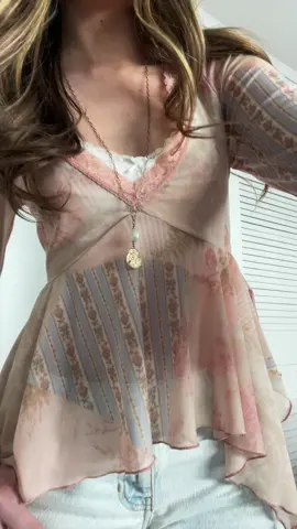 This shirt makes me feel like her #OOTD #outfitinspo 