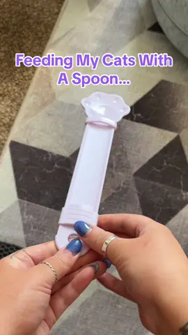 This cat spoon for treats is the only way to feed your cat their favorite treat 🥰 #cat #catsoftiktok #cattok #catspoon #cattreat #cattreatsplease #cattreatspoon #catspoonsqueezer #catproducts #catowner #tiktokshopfinds #spotlightfinds #springtok #tiktokshopspringsale #fyp 