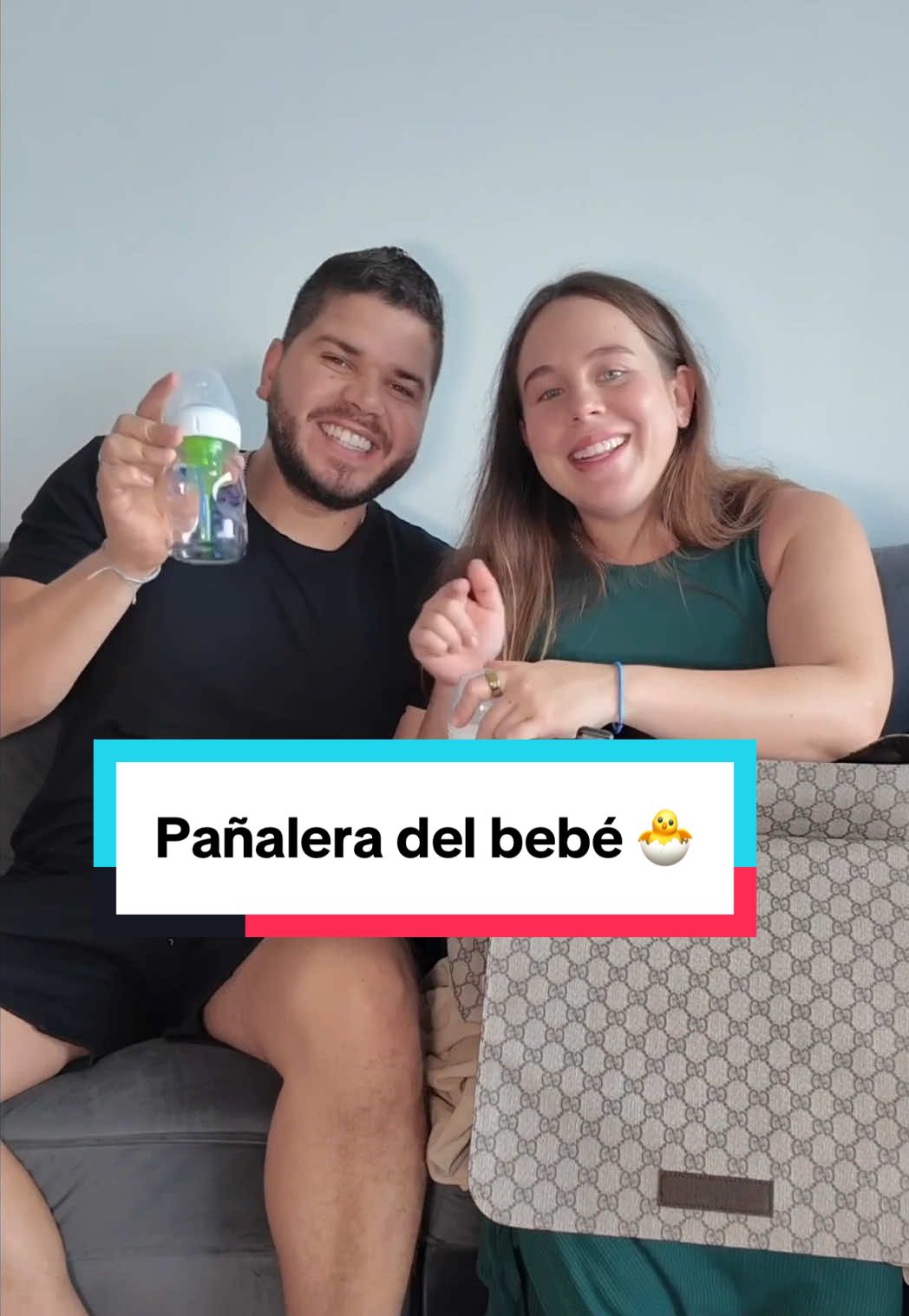 Organizando la maleta del bebé para ir al hospital 🤍🐣 @antoniaboterob 