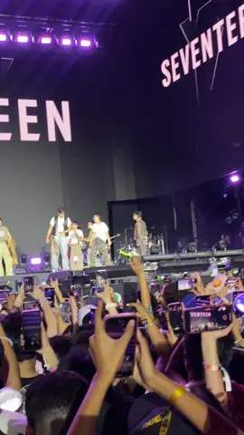 Left and right - seventeen pal norte 💃🕺🏽 #carat #seventeen #seventeenpalnorte #palnorte 