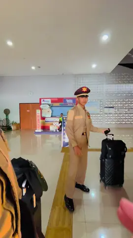 Bismillah.. kembali ke magelang, sehat selalu dan lancar pendidikannya ank2ku tersayang..😇🤲🥰 #fyp #song #militaryfamily #akmilindonesia #akmilmagelang 