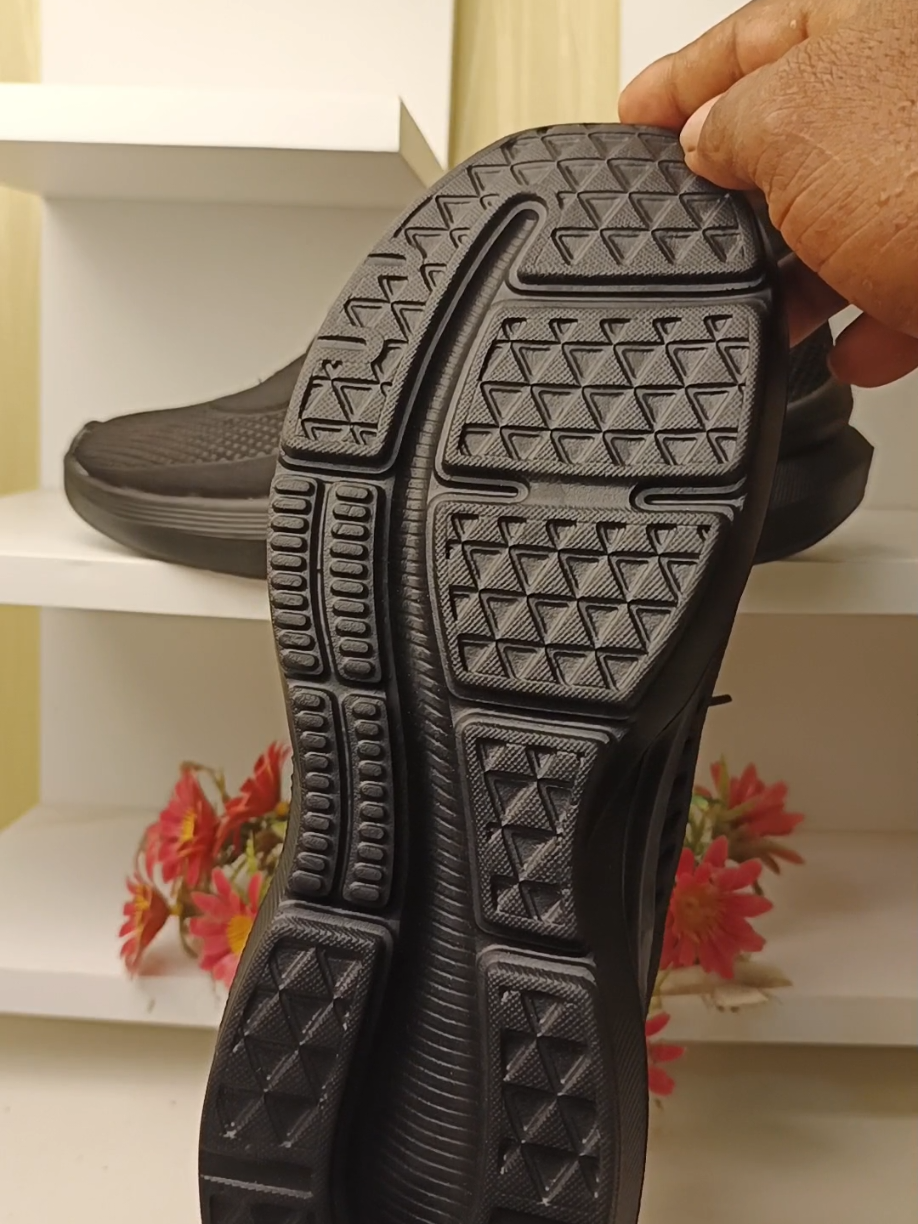 sepatu sekolah full hitam polos#sepatu #sepatusekolah #sneakerssekolah #sepatusekolahhitam #sepatusekolahhitampolos 