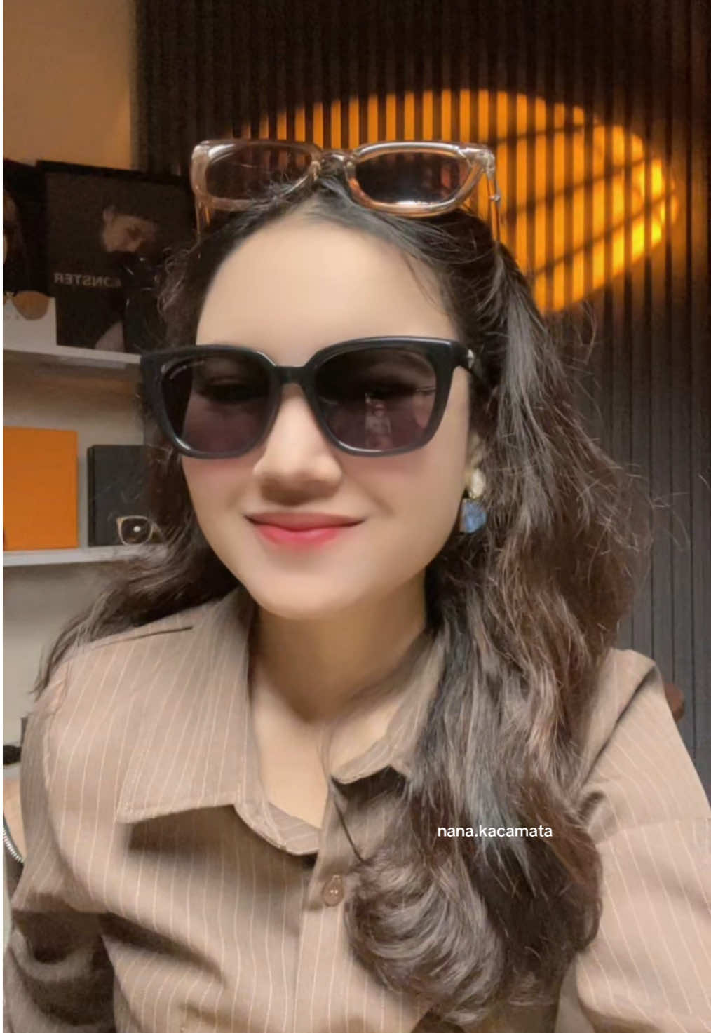 Cakep banget gasihhh kacamatanya🫦🫦 #kacamata #kacamatawanita #kacamatahitam #eyeglasses #sunglasses #promoguncang44 #racuntiktok 