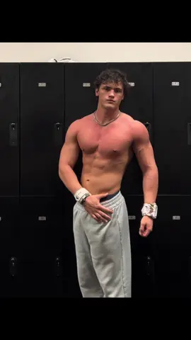 Why am I getting fat again—— #gym #GymTok #gymmotivation #aesthetic #19 #motivation #workout ##Fitness #fit 