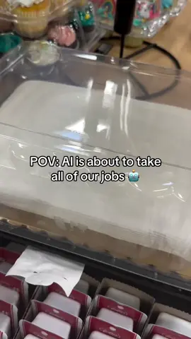 pls 😭💔 us cake decorators barely made it out of the Walmart heart cake discussion alive 😔😔😔  (THIS IS NOT MY ORIGINAL VIDEO)  #caketok #cakedecoratingvideos #aitakingover 