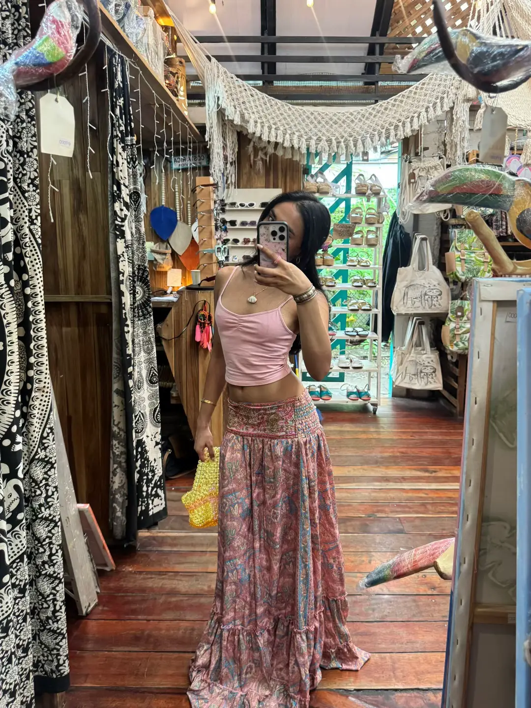 Shopping around for new accessories 🐚 