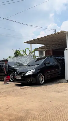 Pesona mobil Tua 😄#fypシ゚viral #foryoupage #berandatiktok #berandafyp #innovaireng #2kd #diesel #innovadiesel #fyp #fyppppppppppppppppppppppp #CapCut #solar #pertamina 