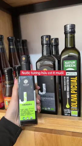 Nước tương hữu cơ ít muối Sử dụng trực tiếp. Hoặc tẩm ướp các món ăn trước khi xào, nấu. Phù hợp cho mọi đối tượng, đặc biệt là: Người theo chế độ ăn thuần chay, ăn thực dưỡng Những người theo đuổi chế độ ăn lành mạnh #xuhuongtiktok #nươsh hợp cho các bé sau giai đoạn 1 tuổi Phù hợp với chế độ ăn ít muối