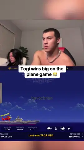 Togi wins big on the plane game 😭 #kickstreaming #fyp