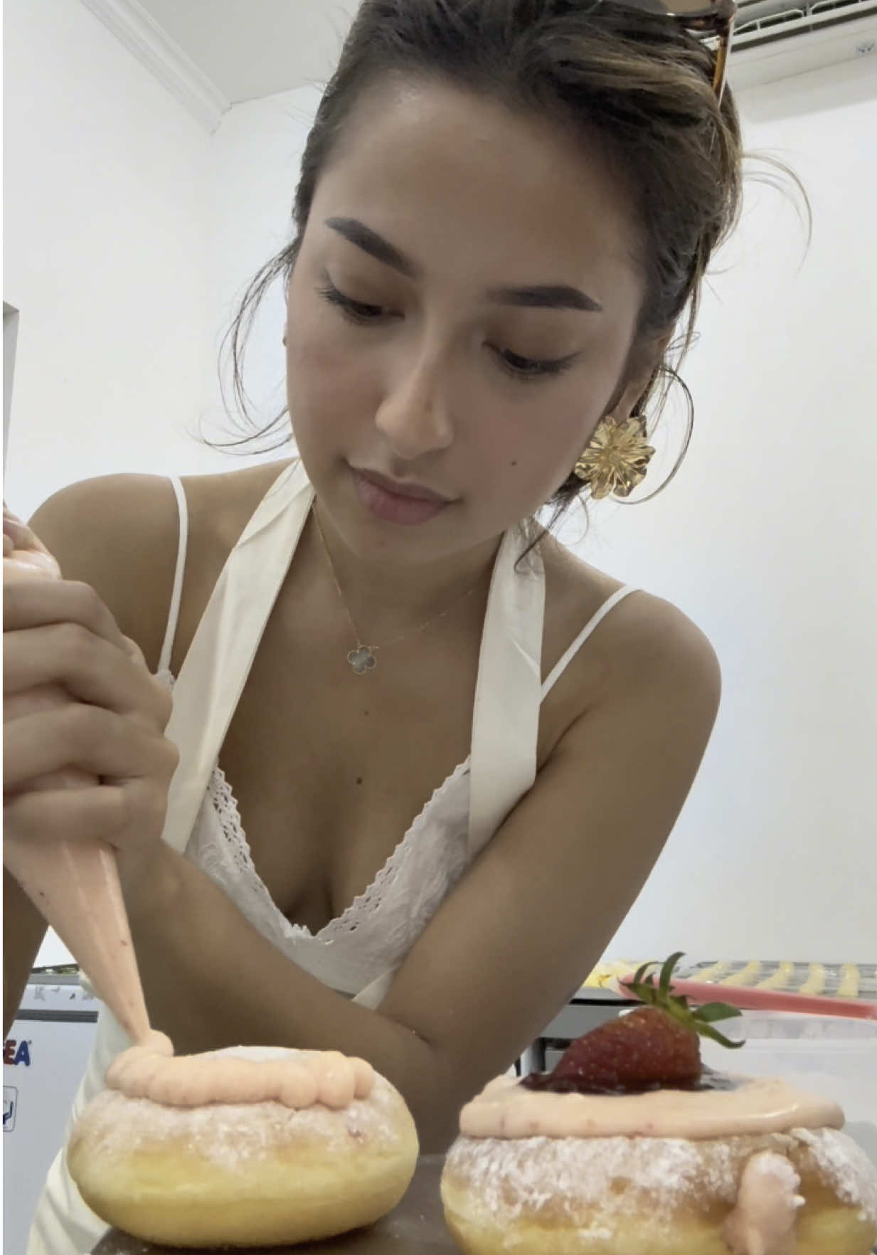 I’m so excited !!!! Kapan yaa launching doughnut “ Chewys 