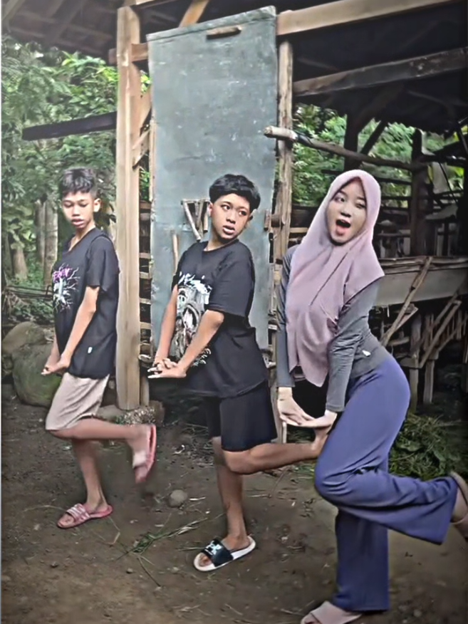 Secret Power 🤣🤣 #fyp #foryoupage #viral #funny #memes #alightmotion #edit #_alphakapogi #funnyvideos #memesdaily #trending #xyzbca #fypシ 