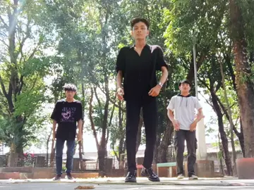 halalbihalal dengan joget.  #fyp #fypage #fyppppppppppppppppppppppp #fypシ゚ #dance #cover #bts #bangtan #boyinluv #sangnamja #CapCut 