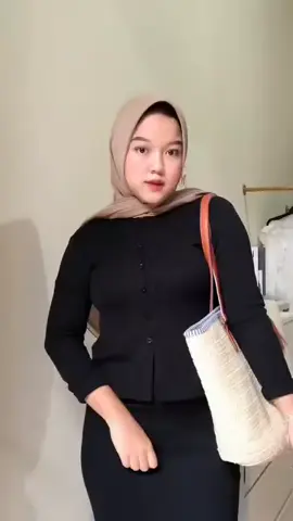 untuk rok nya udh aku spil di kranjang kuning ya jangan lupa di cek uot 😁