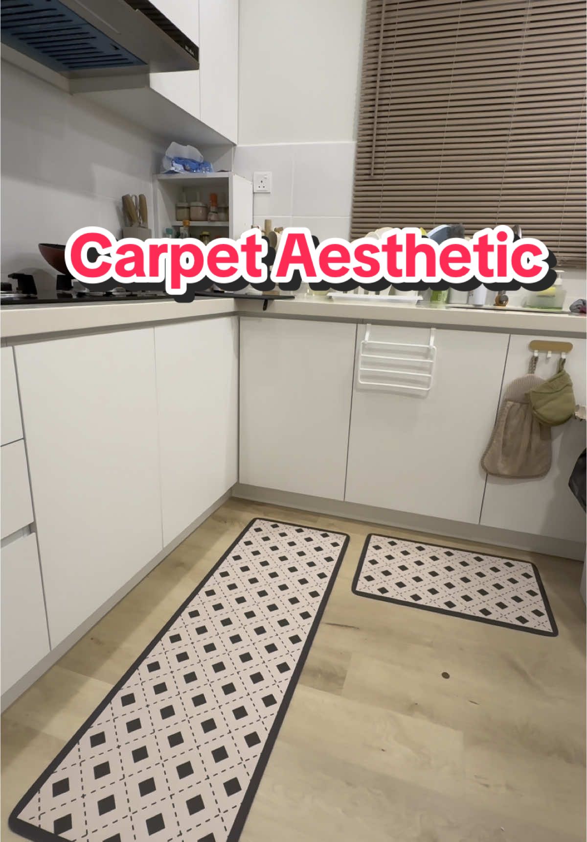 Tak sangka carpet murah ni boleh ubah vibe dapur terus! Waterproof, selesa, dan lawa pulak tu. Wajib ada kalau suka dapur kemas & aesthetic. Beli kat link bio je! #fyp #fypシ #tiktokmalaysia #dapurcantik #dekorasidapur #carpetmurah #kitchengoals #affiliatetiktok #barangviral #murahdanberbaloi