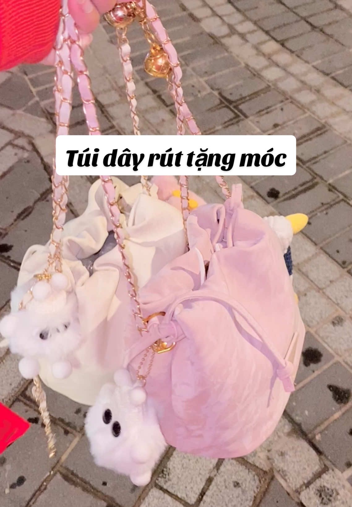 Túi dây rút tặng kèm móc mà sale có 9x nè, mời ce săn sale #tuideocheo #tuidayrut #tuiquaixach #tuidayxich #tuixinhtuidep #túi_xách_đẹp 