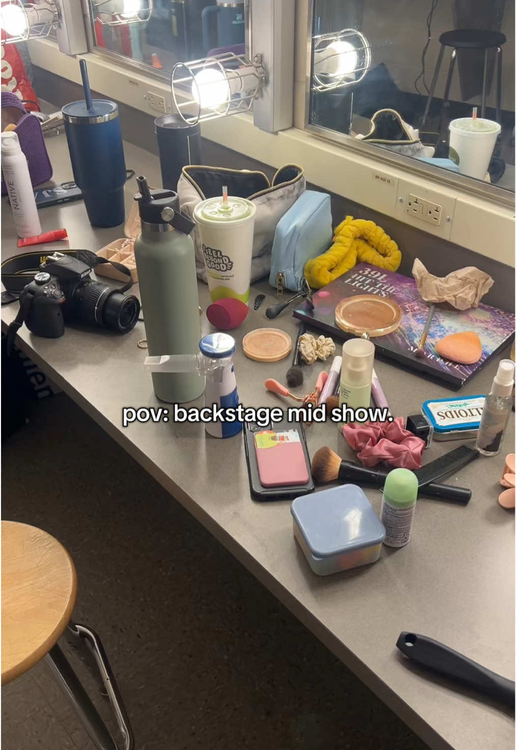 no time get organized🥴 #highschooltheatre #musicaltheatre #legallyblondethemusical #theatre #techweek #musicaltheatrekid #musical #musicaltheater #theatrekid #theatretok #rehearsals #backstage 