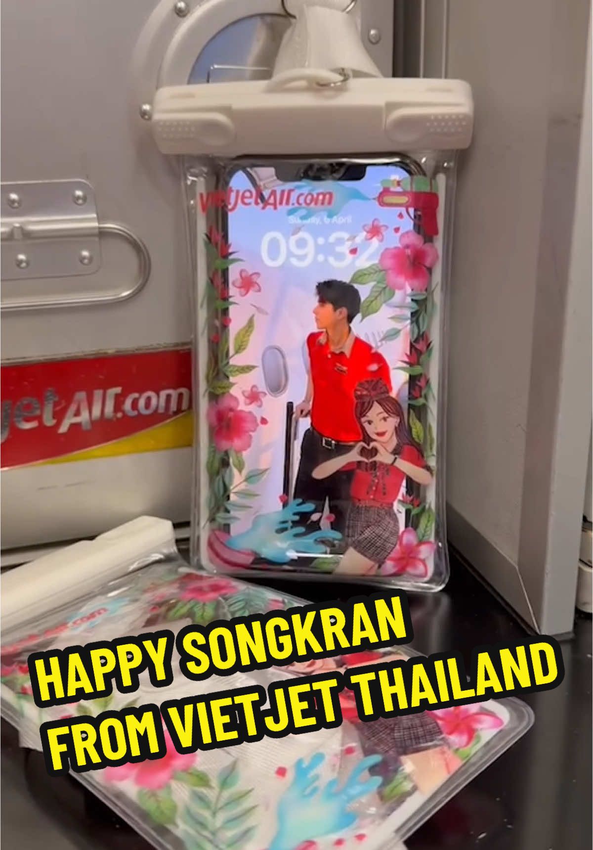 สงกรานต์นี้เรามีซองกันน้ำสุดคิ้วด้วยนะค้าบ  🌺💦Exclusive for Songkran festival💦🔫 😎Vietjet Waterproof Bag Happy Songkran Day ซองกันน้ำลายพิเศษ เฉพาะสงกรานต์นี้เท่านั้น📱😍😍 #VietjetThailand #Vietjet #Skycafe #SonkranwithVietjet#เวียตเจ็ทตัวจริงสุวรรณภูมิ @Vietjet Thailand 