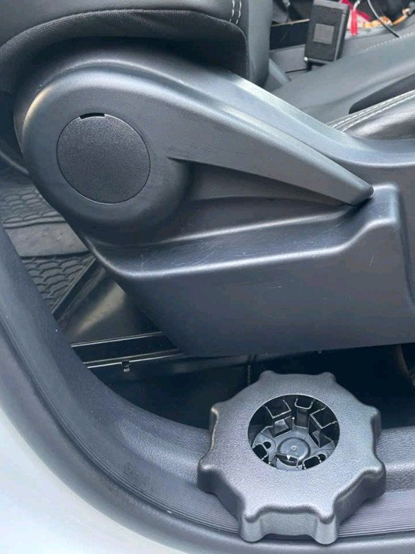 Thay lẫy chỉnh ngả ghế VF5 plus, VF5s, Herio green #vf5  #thaylaychinhngaghe  #laychinhngaghevf5  #ngaghevf5  #laychinhghevf5  #(https://s.shopee.vn/4AmQa3KCon 