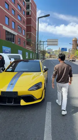 Buat yang udah penasaran dari kemarin, abis gini kita review Xiaomi SU7 Ultra yang punya 1500 horsepower🔥👀 Full video review coming soon ‼️