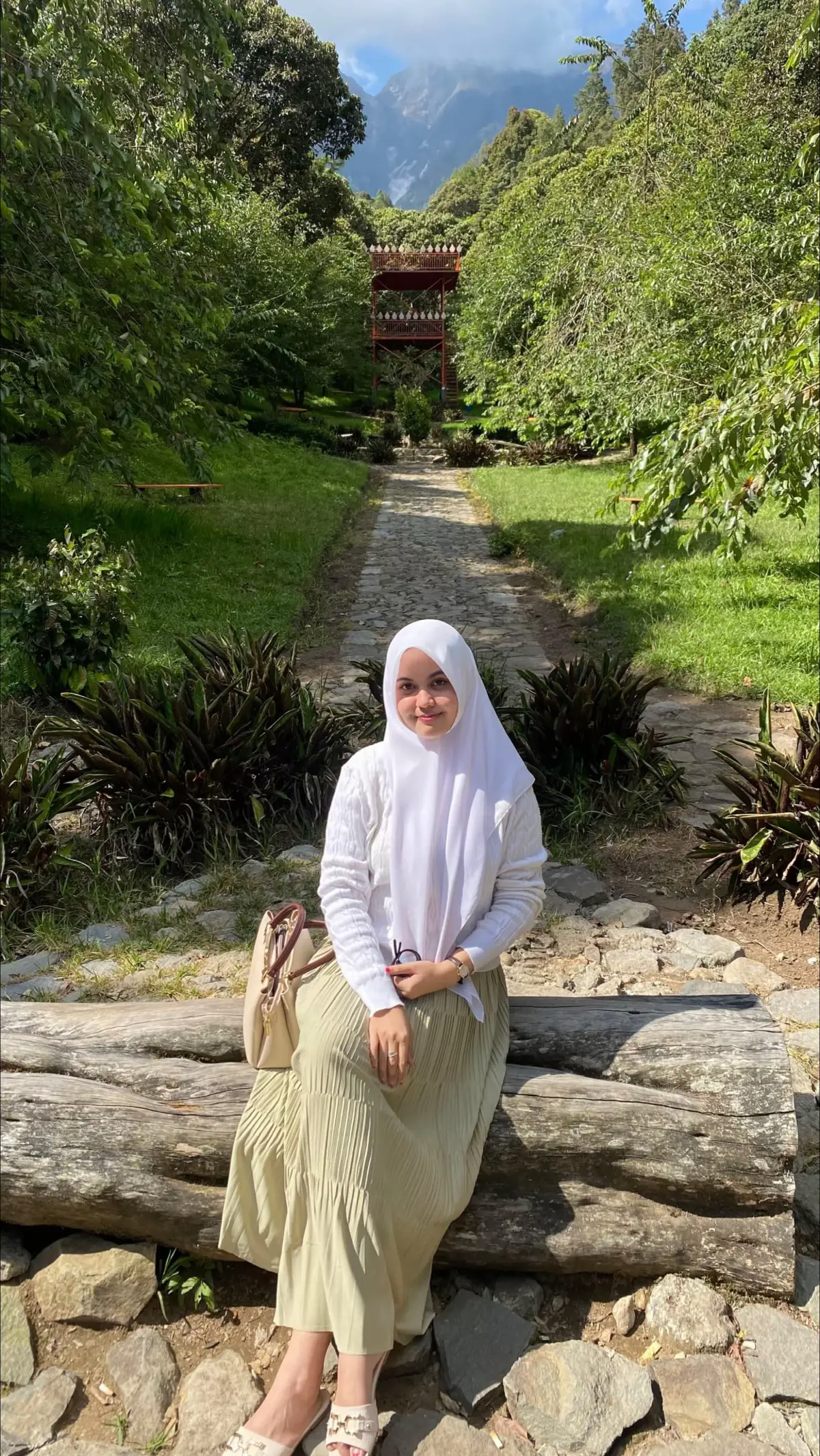 “𝘬𝘢𝘭𝘰 𝘵𝘶𝘫𝘶𝘢𝘯𝘯𝘺𝘢 𝘮𝘦𝘮𝘢𝘯𝘨 𝘬𝘪𝘵𝘢, 𝘴𝘦𝘬𝘦𝘳𝘢𝘴 𝘢𝘱𝘢𝘱𝘶𝘯 𝘣𝘢𝘥𝘢𝘪𝘯𝘺𝘢, 𝘴𝘦𝘵𝘪𝘯𝘨𝘨𝘪 𝘢𝘱𝘢𝘱𝘶𝘯 𝘵𝘦𝘮𝘣𝘰𝘬𝘯𝘺𝘢, 𝘬𝘪𝘵𝘢 𝘢𝘬𝘢𝘯 𝘥𝘪𝘱𝘦𝘳𝘫𝘶𝘢𝘯𝘨𝘬𝘢𝘯, 𝘥𝘪𝘶𝘴𝘢𝘩𝘢𝘬𝘢𝘯, 𝘥𝘢𝘯 𝘥𝘪𝘤𝘪𝘯𝘵𝘢𝘪 𝘥𝘨 𝘵𝘶𝘭𝘶𝘴.”