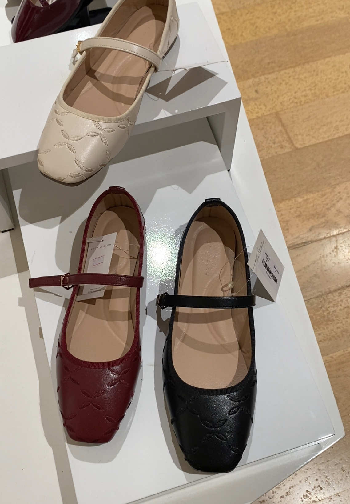 Marry Jane shoes with embroidery details #shopatblow #flatshoes 