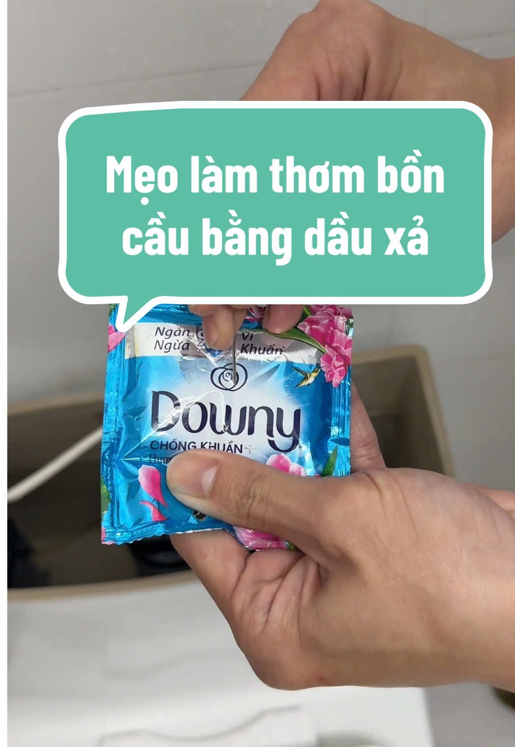 Mẹo thơm tolet bằng dầu xã #meovat#meohay#meovatcuocsong#thientimi 