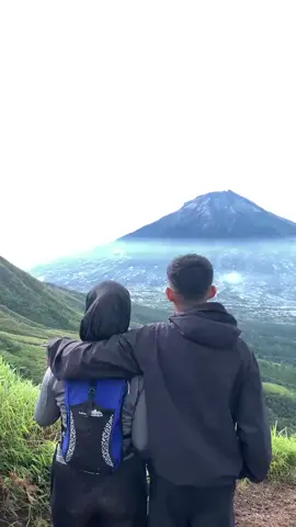 @safiianrzza #mountain #kembangvialengkong #mountaindate #fypage 