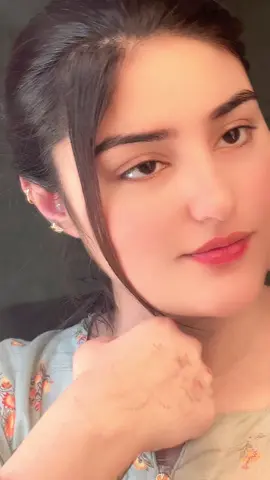 🙄 #kaliwalasong #malaikakhanoffical #malaikakhan4670 #pashto #song #trending #foryou #fyp #islamabad #rawalpindi #kpk #million #viralsong #😊 #wahcantt #siraikisongs #songs #fup #viral #foryoupage