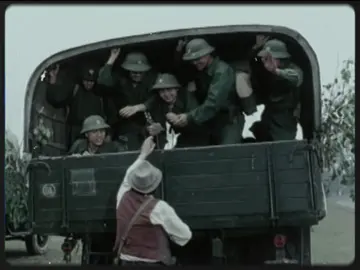 Tuổi 20 có lẽ là khoảng thời gian xanh quý nhất của đời người, nhưng tuổi xuân ấy đã tự nguyện hiến dâng cho nền độc lập tự do cho Tổ quốc. Rời khỏi gia đình, bạn bè, những người lính trẻ đã làm quen với súng đạn, với những đêm hành quân gian khổ, với những tiếng còi báo động tưởng chừng như ranh giới giữa sự sống và cái c.hết vô cùng mong manh. Để rồi khi hòa bình lập lại, có những người trở về trong niềm hân hoan của Tổ quốc, có những người mãi mãi nằm lại với đất mẹ thân yêu 🇻🇳🇻🇳🇻🇳 #antertainment #betamusic #xh #xhuong #dauchannguoilinh34 #lichsuvietnam #chientranh #nguoilinh #vietnam 